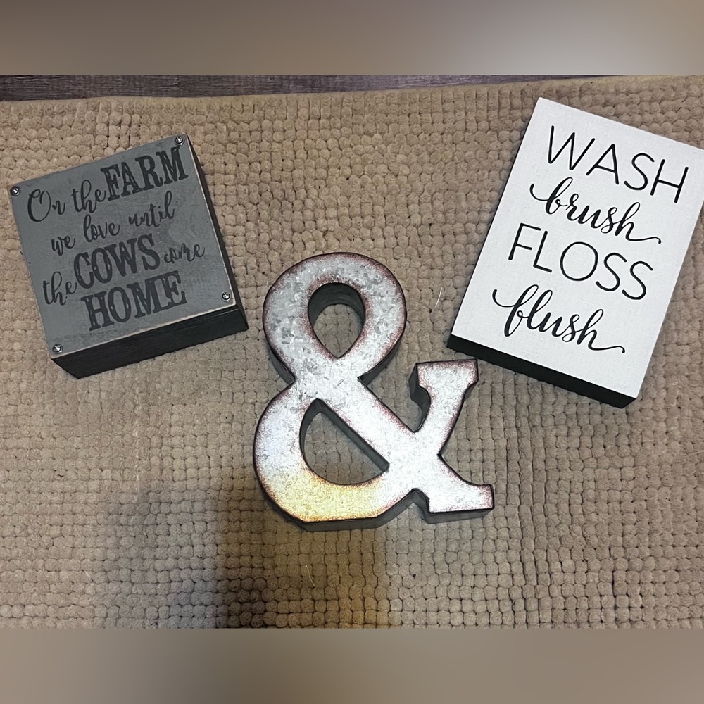 Lot of 4 farmhouse decor pieces